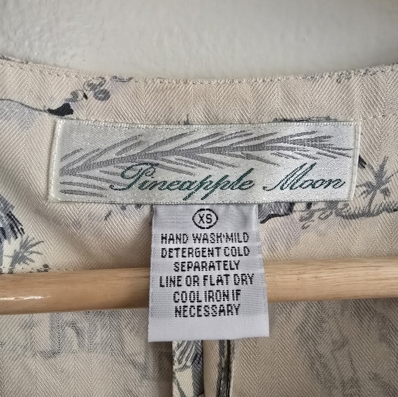 Pineapple Moon Silk Vest / Top - Picture 5 of 6